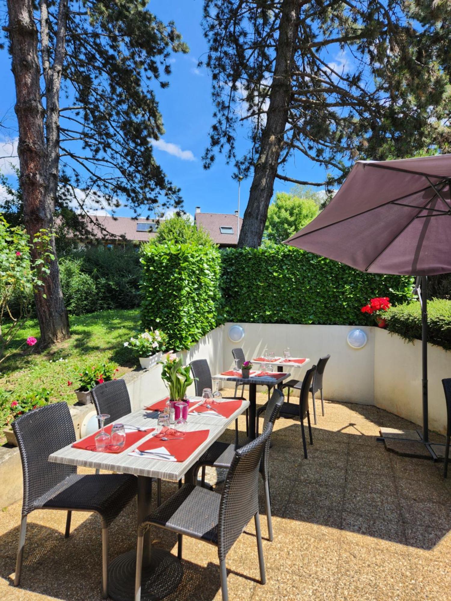 Campanile Annecy - Cran Gevrier Hotel Exterior photo